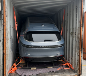 小轎車(chē)出口貨代:給「移動(dòng)家當(dāng)」的「跨國(guó)安全感」-鑫漢物流